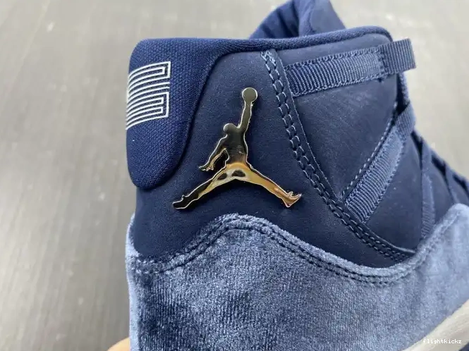 AR0715-441 Midnight WMNS Jordan 11 Navy Air Velvet 0525
